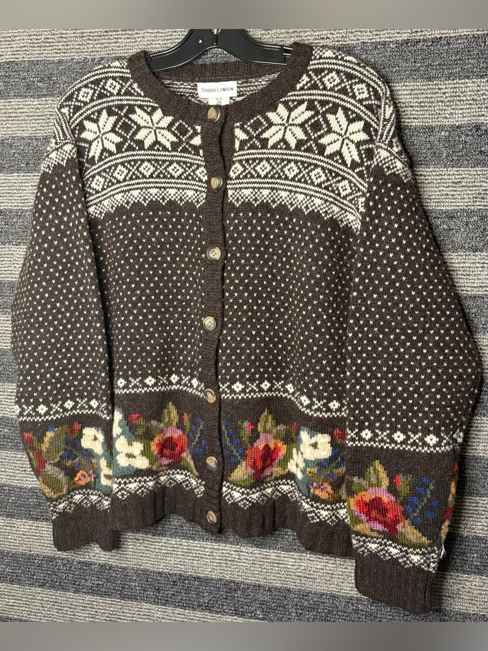 Vintage 90’s Studio-London Brown Floral 100% Wool Cardigan Sweater Medium EUC